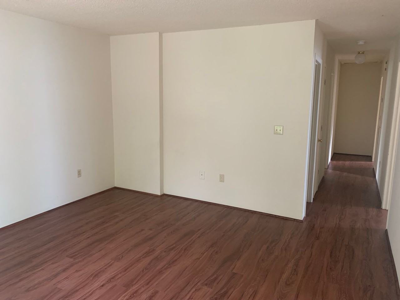 900 Cale St - Photo 4 of 17