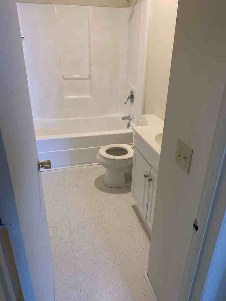 900 Cale St - Photo 5 of 17