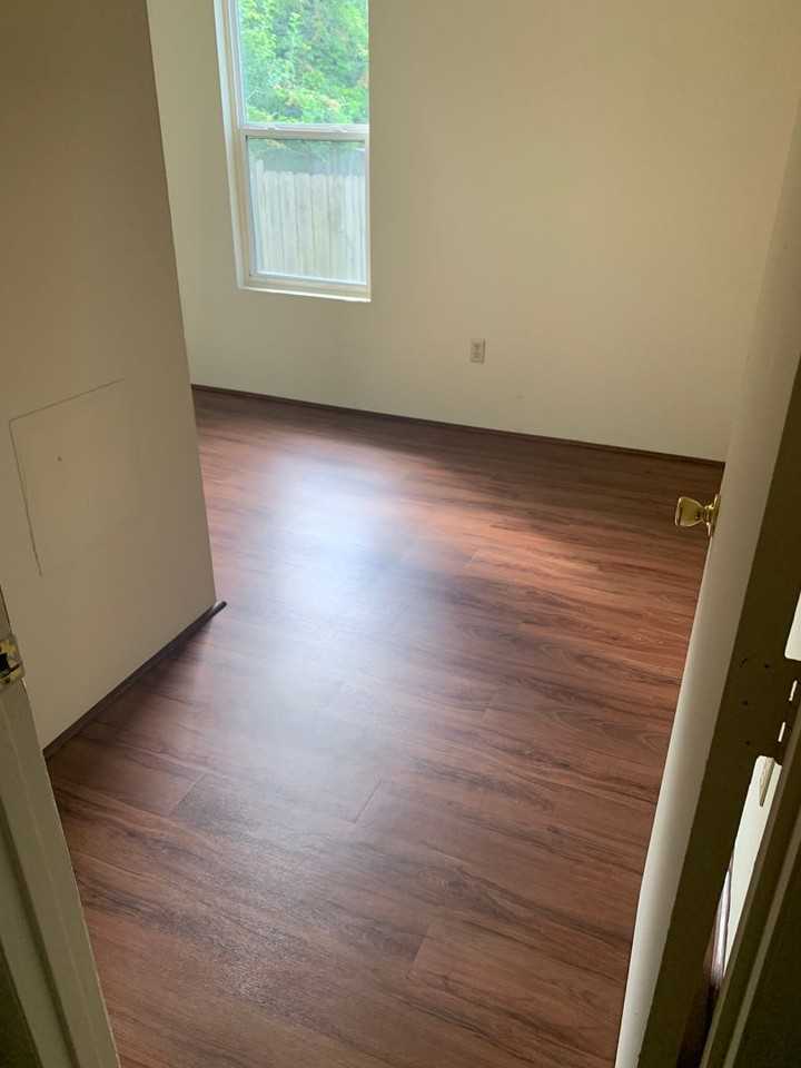 900 Cale St - Photo 7 of 17