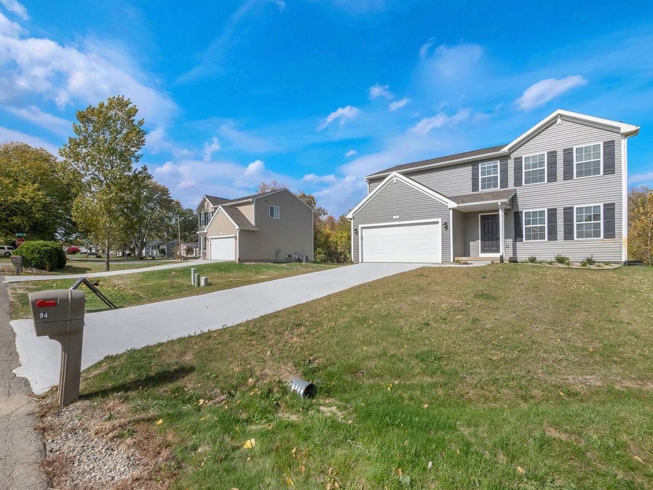 94 Bentwood Dr - Photo 3 of 25