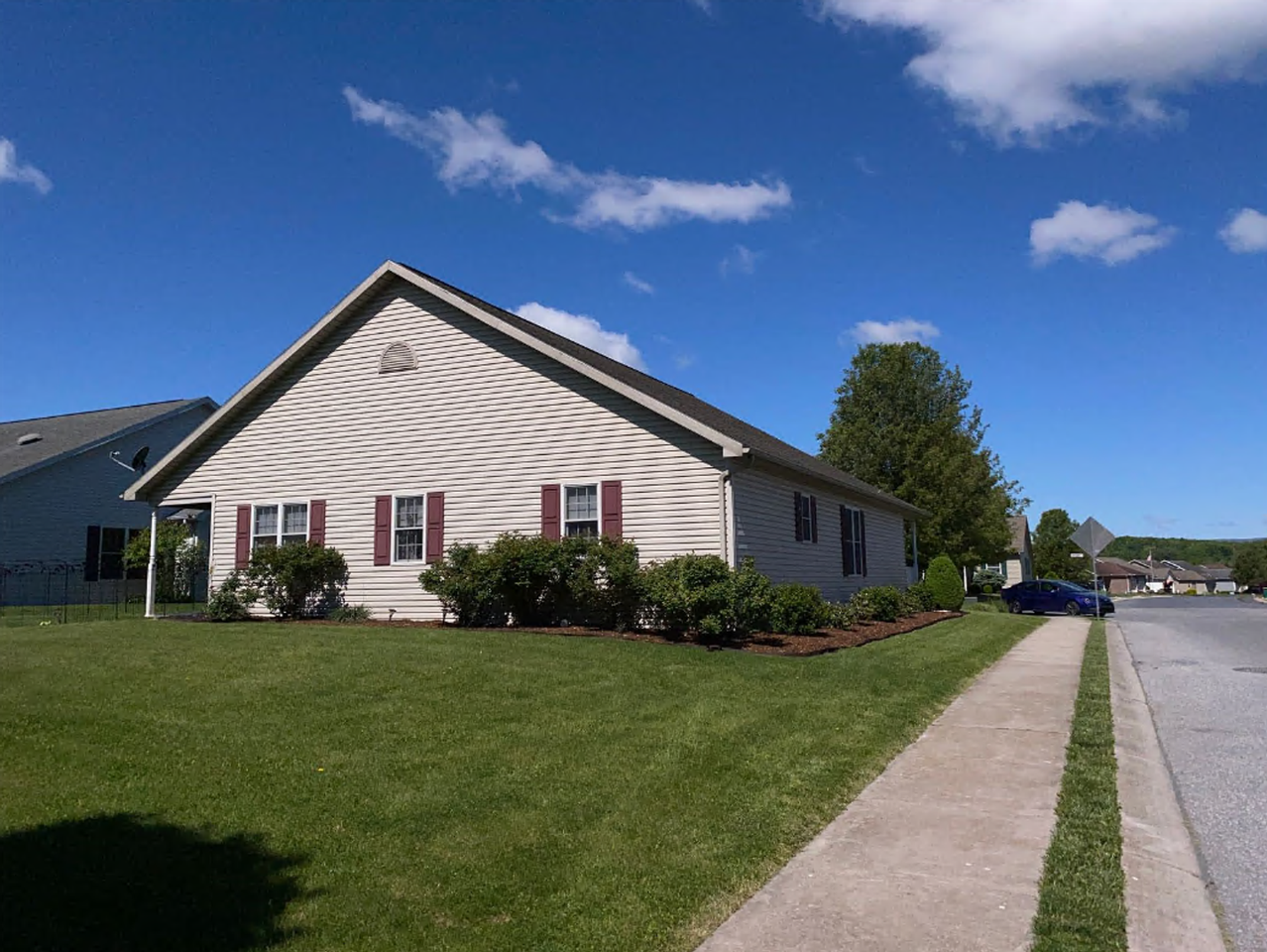 152 Lantern Ln - Photo 4 of 35