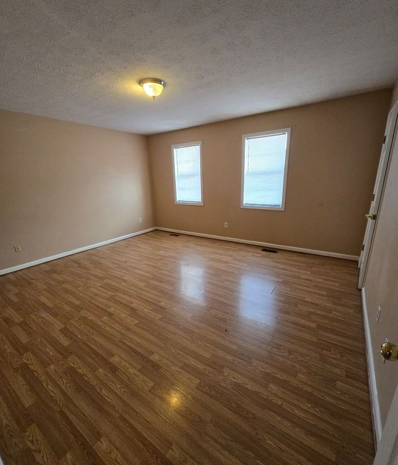 5302 Whisperwood Ct - Photo 7 of 10