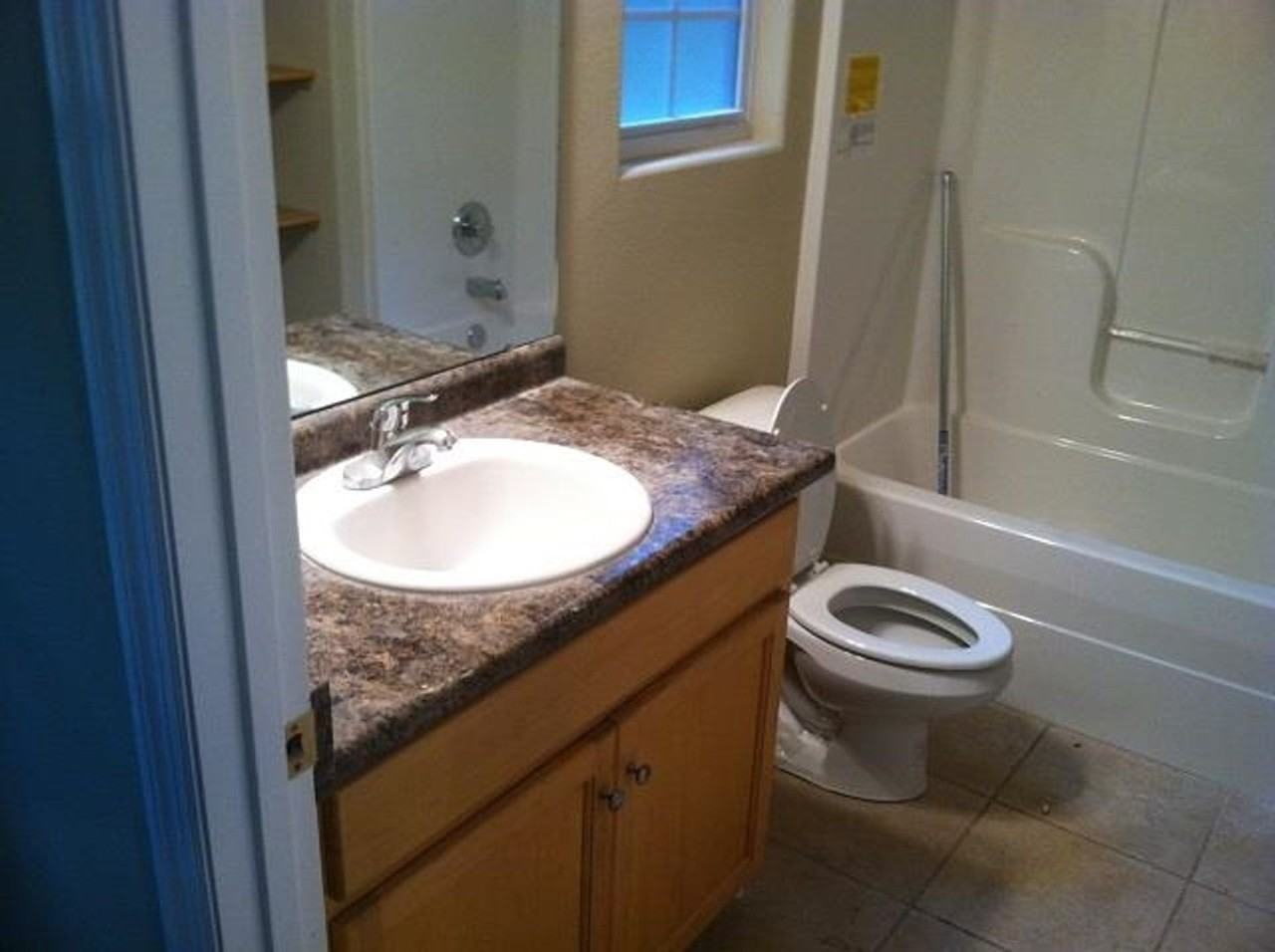 215 N Lipona Rd - Photo 3 of 8