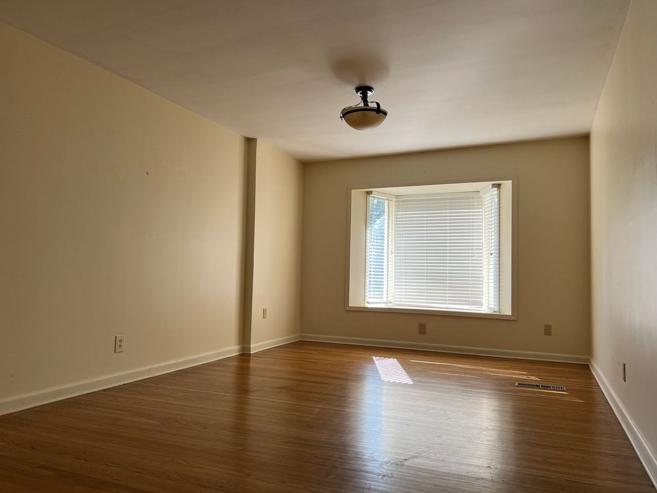 2111 Seminole Trl - Photo 3 of 19