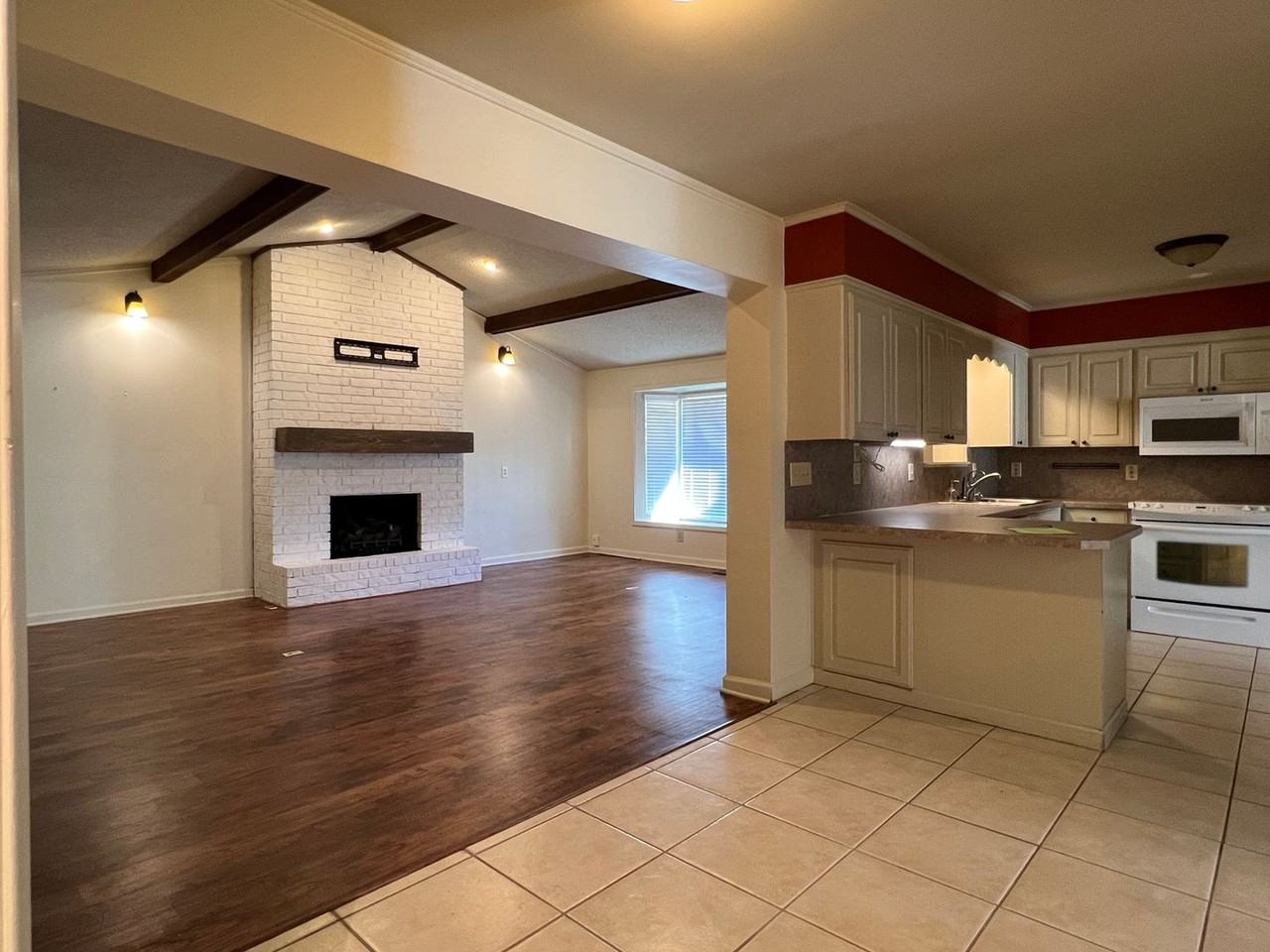 2111 Seminole Trl - Photo 4 of 19