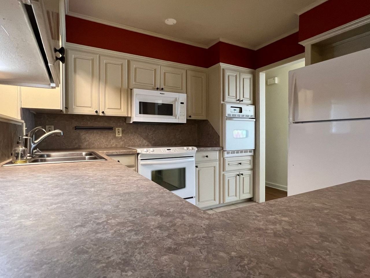 2111 Seminole Trl - Photo 7 of 19