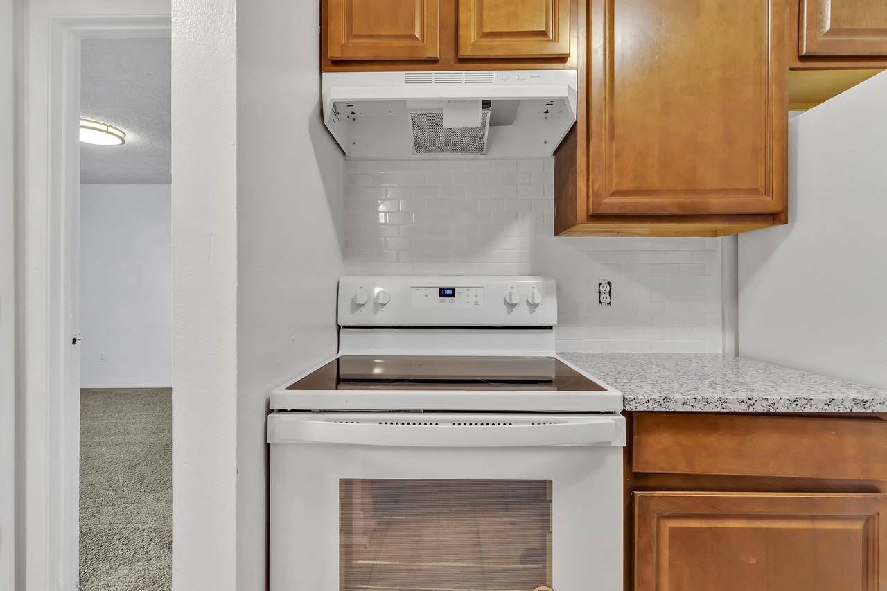 4838 S Semoran Blvd #902 - Photo 6 of 15