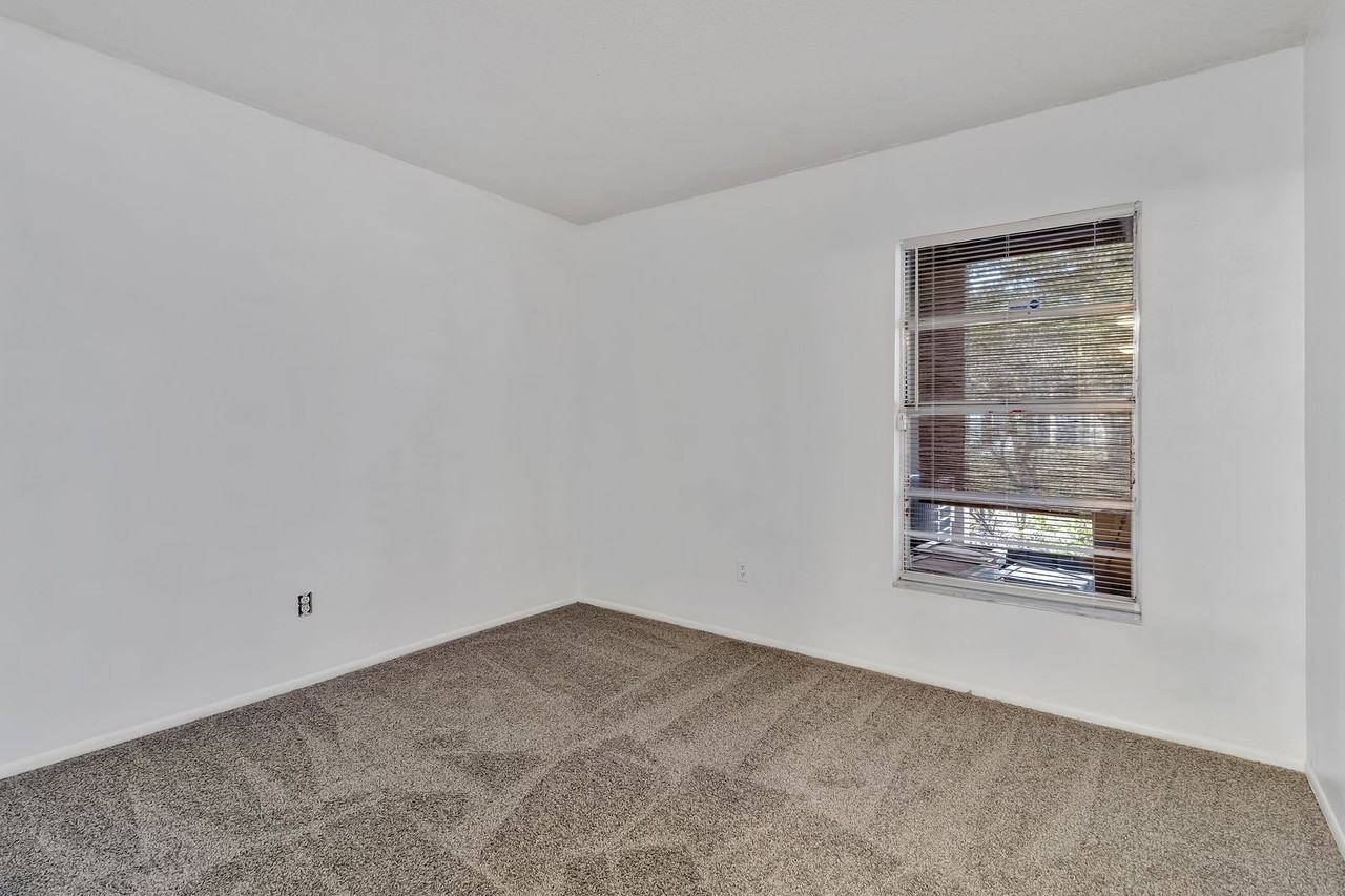 4838 S Semoran Blvd #902