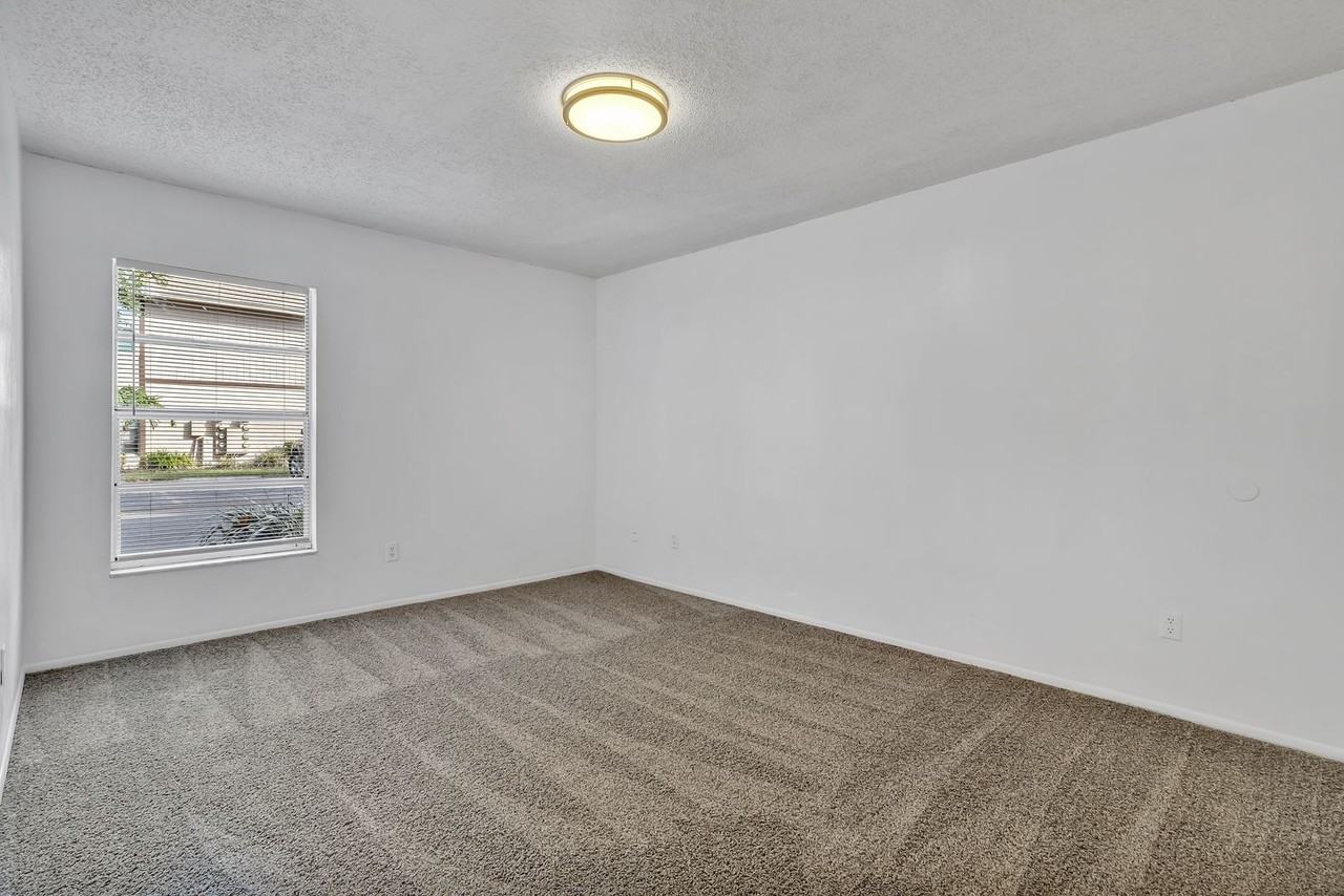 4838 S Semoran Blvd #902 - Photo 4 of 15