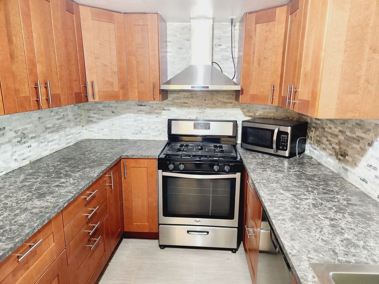 6060 Via Casitas - Photo 6 of 18