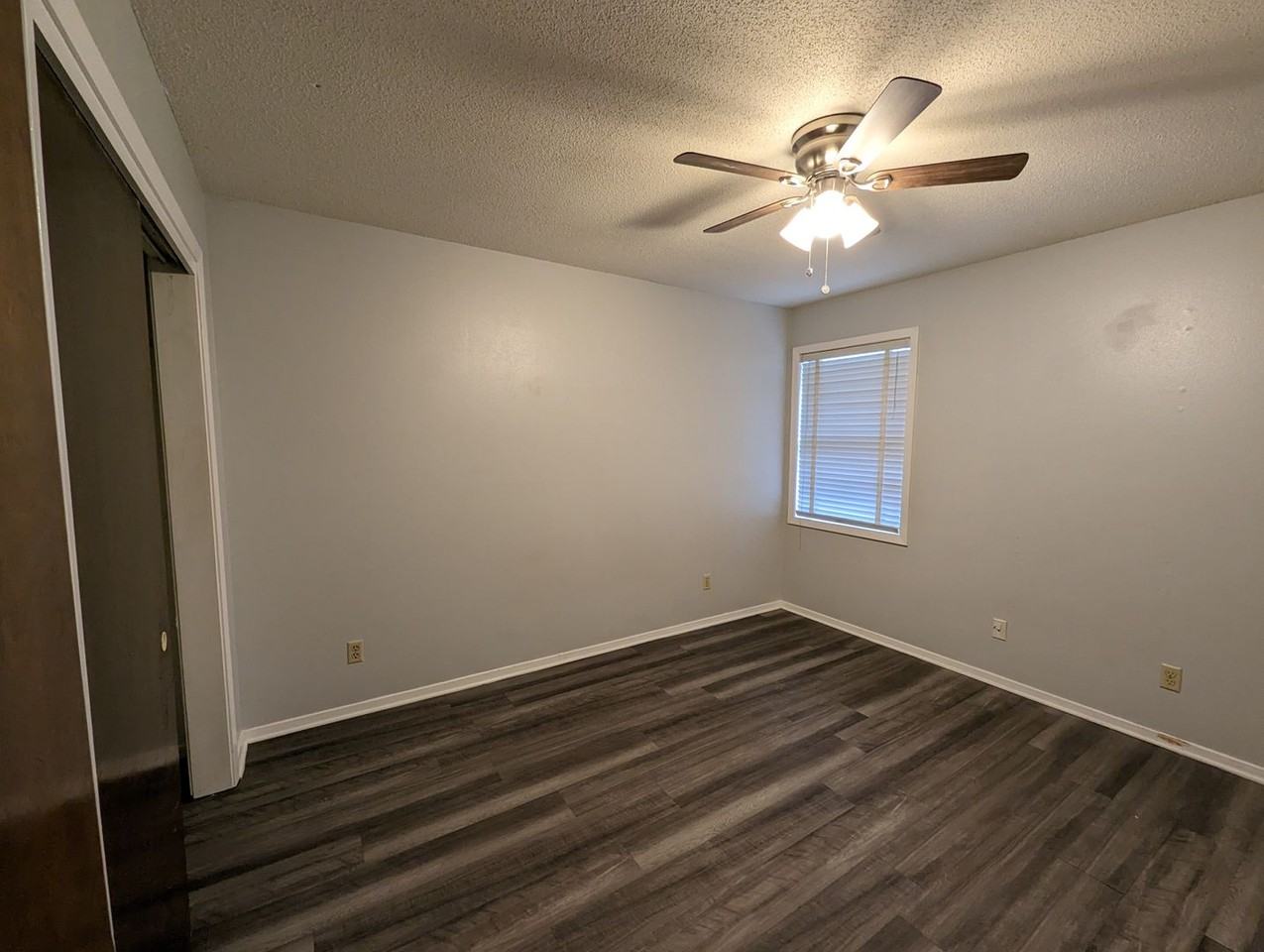 1520 E Boswell St - Photo 3 of 7