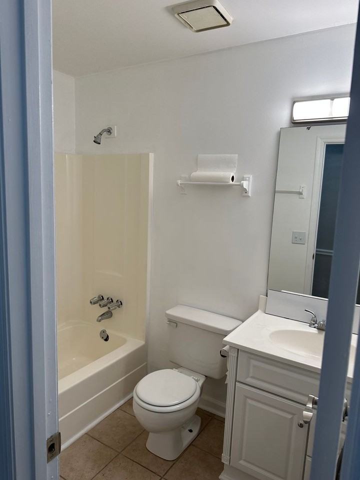 107 Savanna Woods Cir - Photo 2 of 16