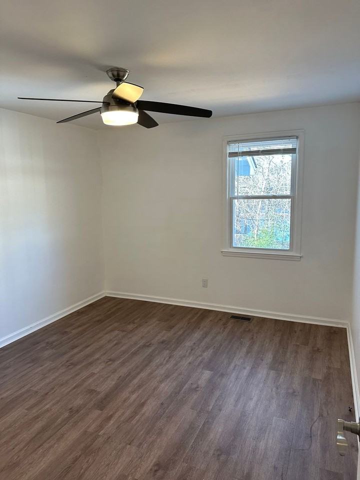 107 Savanna Woods Cir - Photo 4 of 16