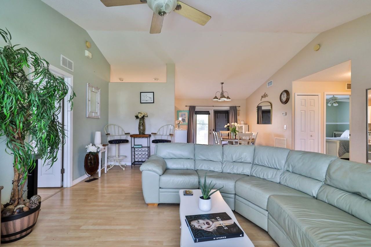 2104 India Palm Dr - Photo 3 of 25