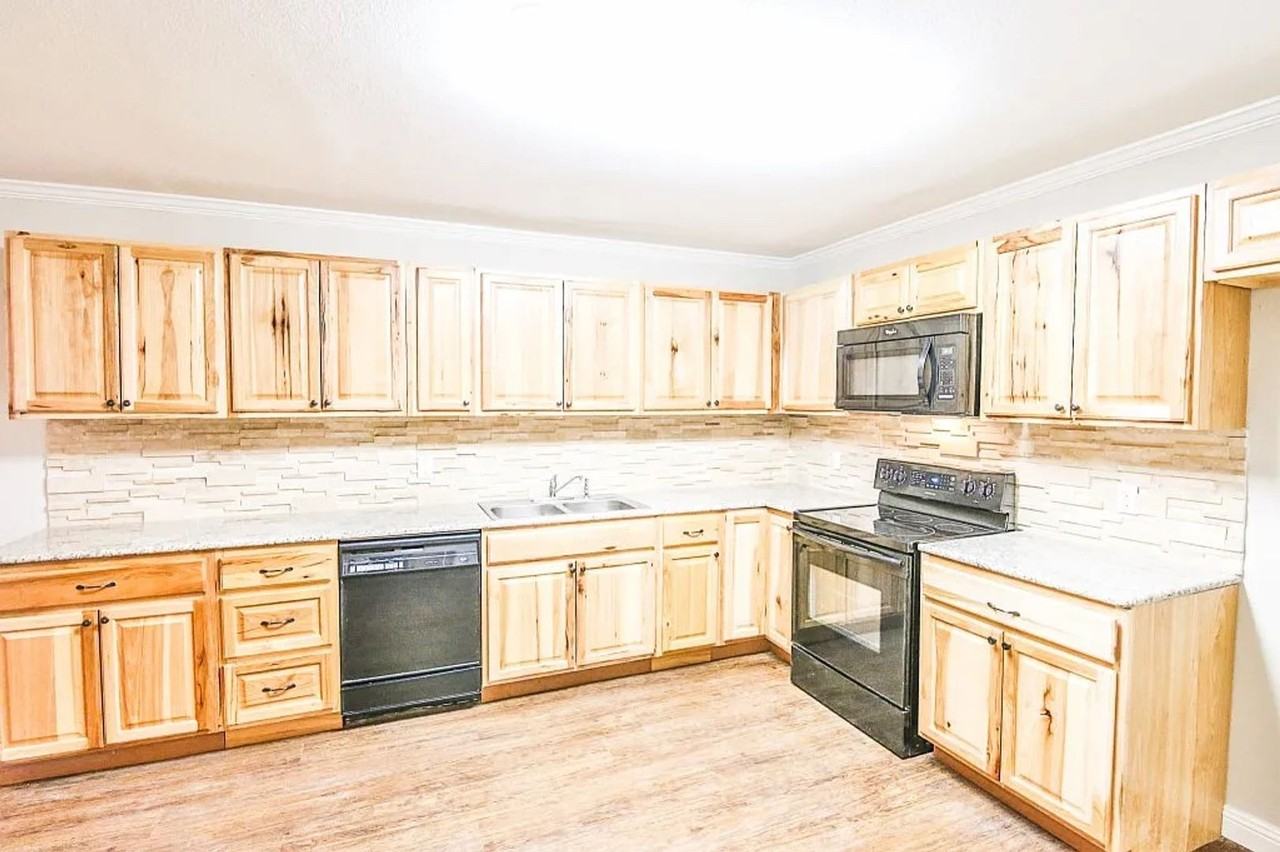 4403 49th St - Photo 6 of 29