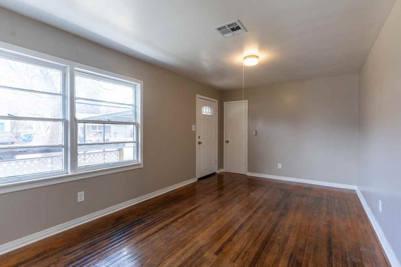3308 N Holman Ct - Photo 3 of 20