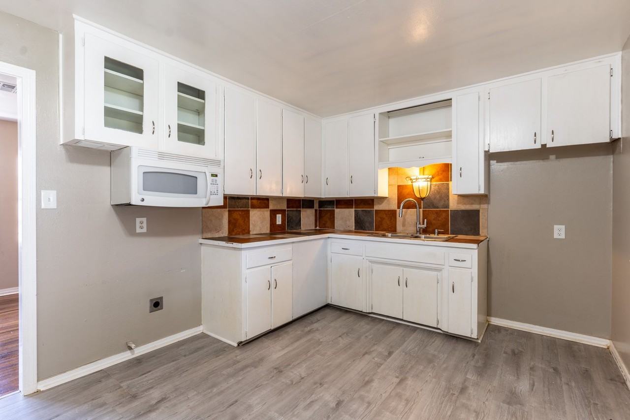 3308 N Holman Ct - Photo 4 of 20