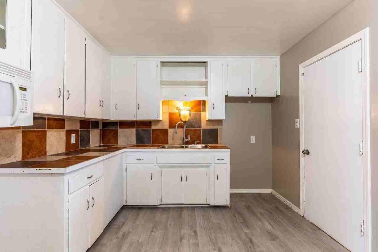 3308 N Holman Ct - Photo 5 of 20