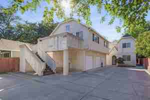 featured image of 1518 W 5th St