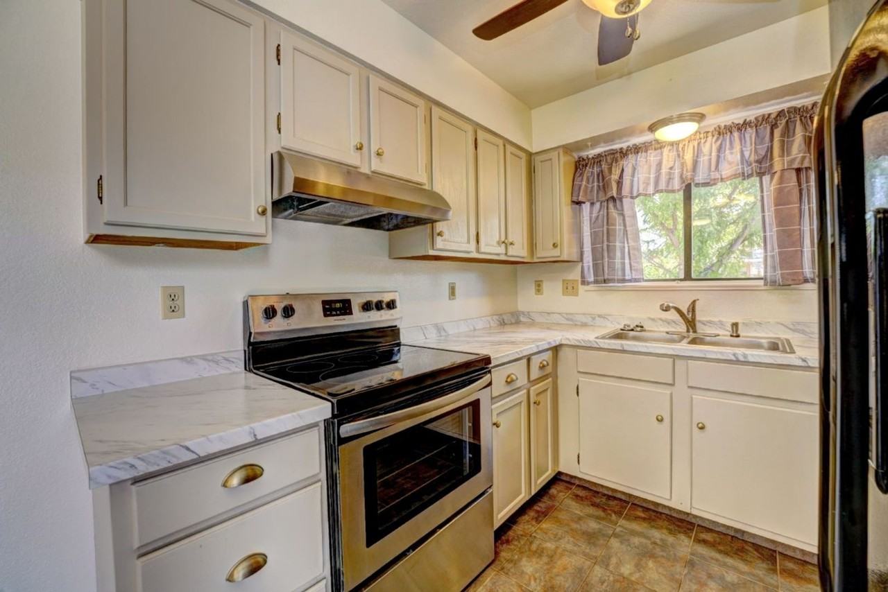 2719 B Rd - Photo 2 of 23