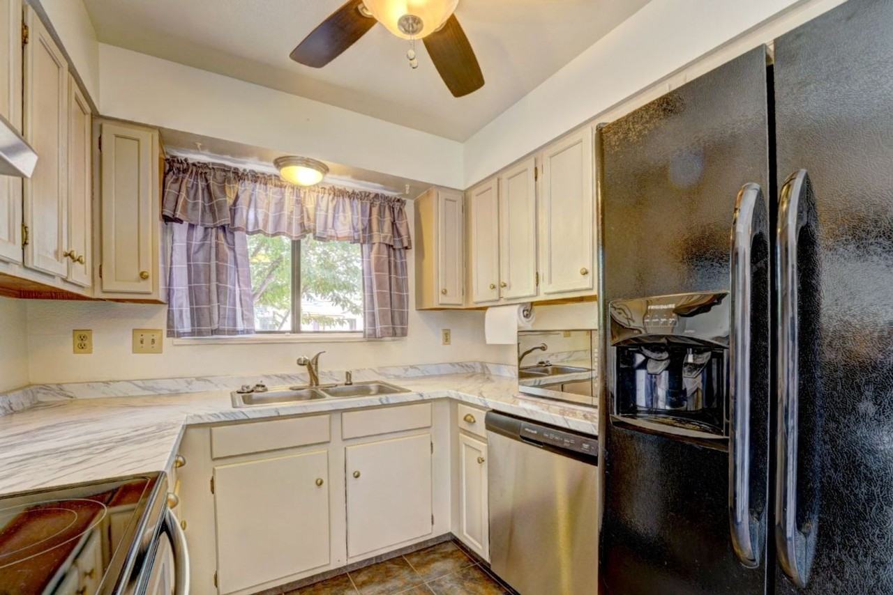 2719 B Rd - Photo 3 of 23