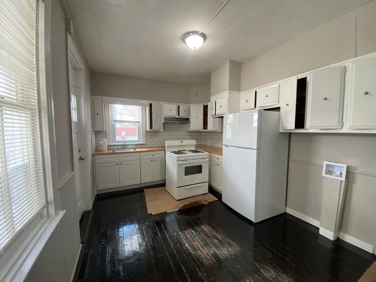 216 Park Pl - Photo 7 of 28
