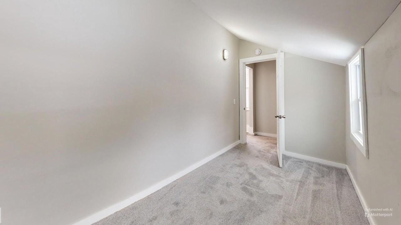 3794 W 31st St - Photo 5 of 50