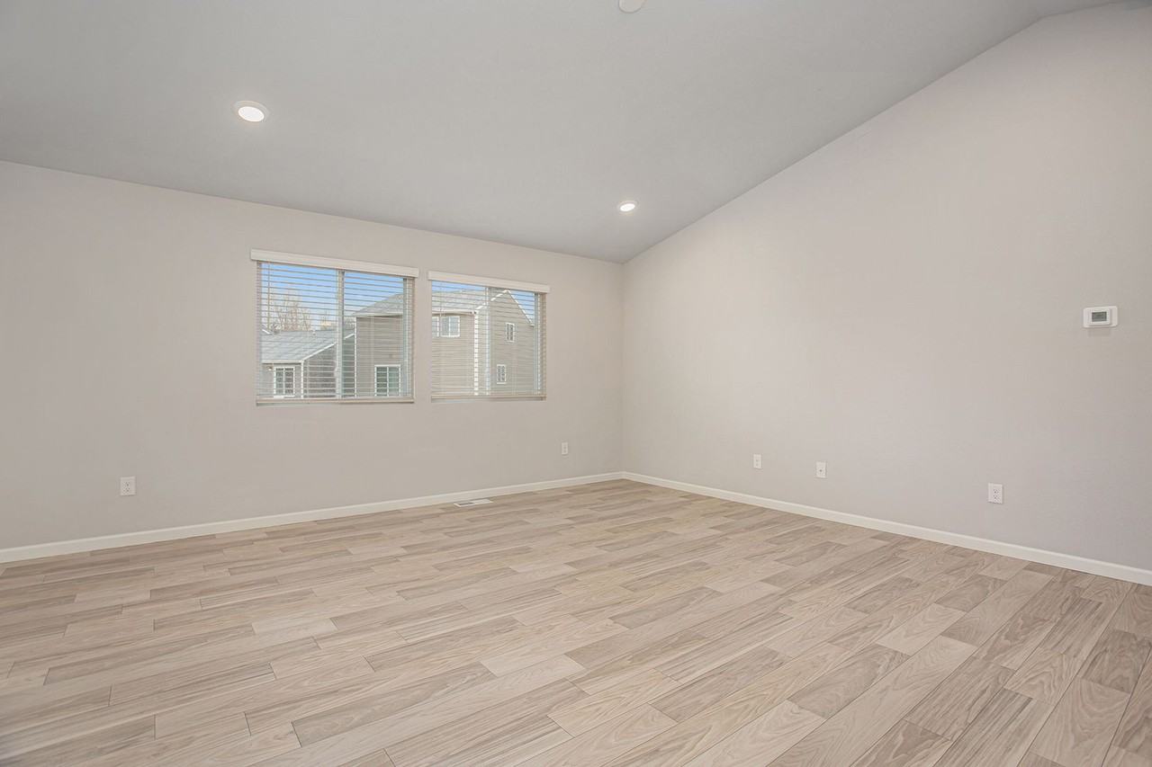 2204 Macatawa Ln - Photo 4 of 15