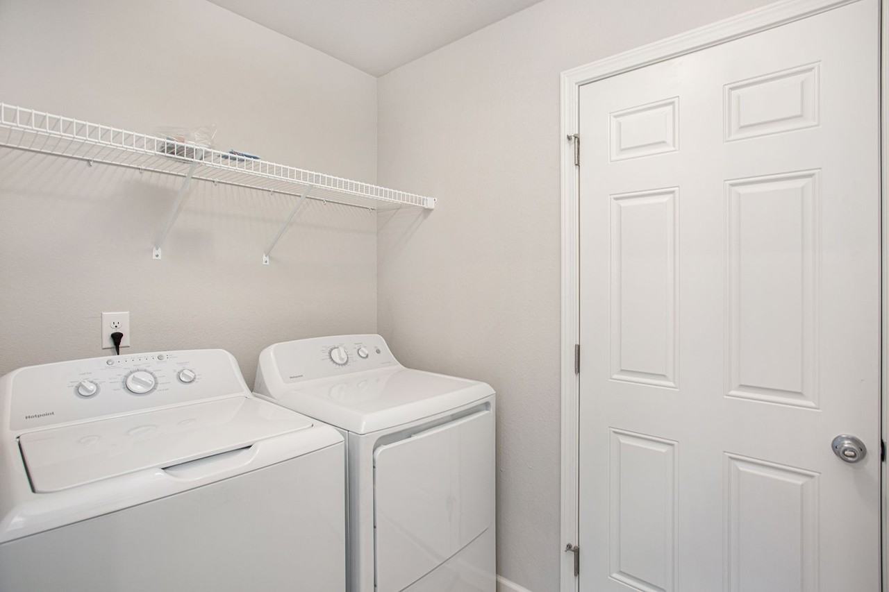 2204 Macatawa Ln - Photo 6 of 15