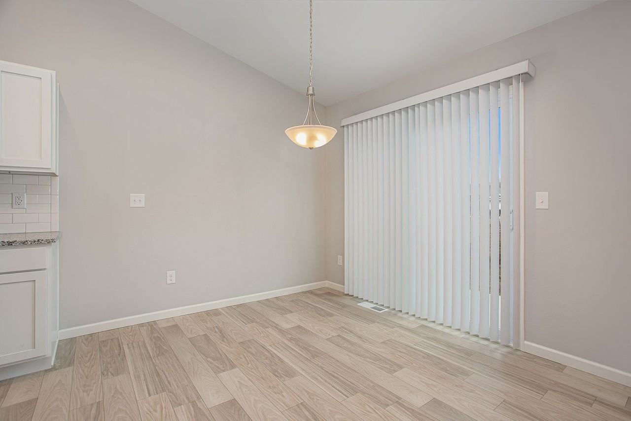 2204 Macatawa Ln - Photo 7 of 15