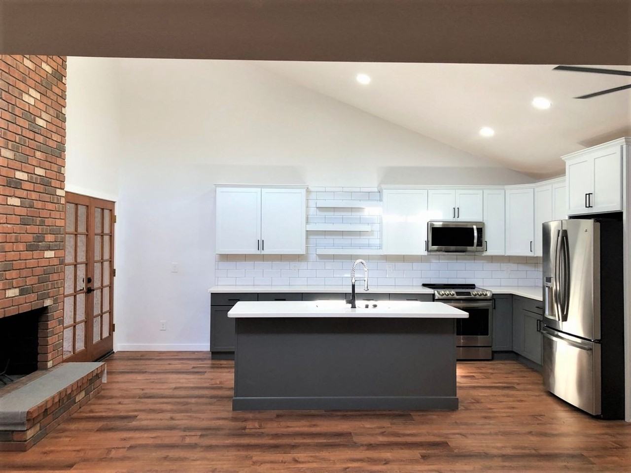 9019 E Winchcomb Dr - Photo 4 of 44