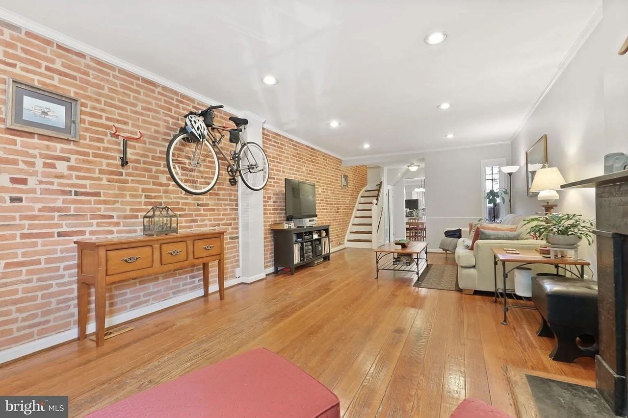 106 S Ann St - Photo 2 of 35
