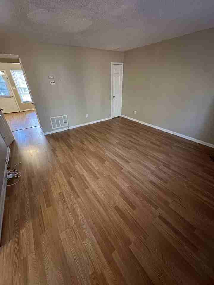925 Hearthridge Ct #B - Photo 2 of 8