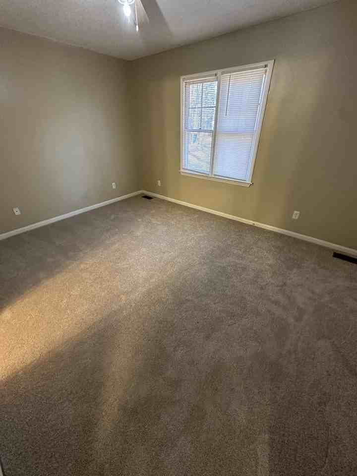 925 Hearthridge Ct #B - Photo 7 of 8