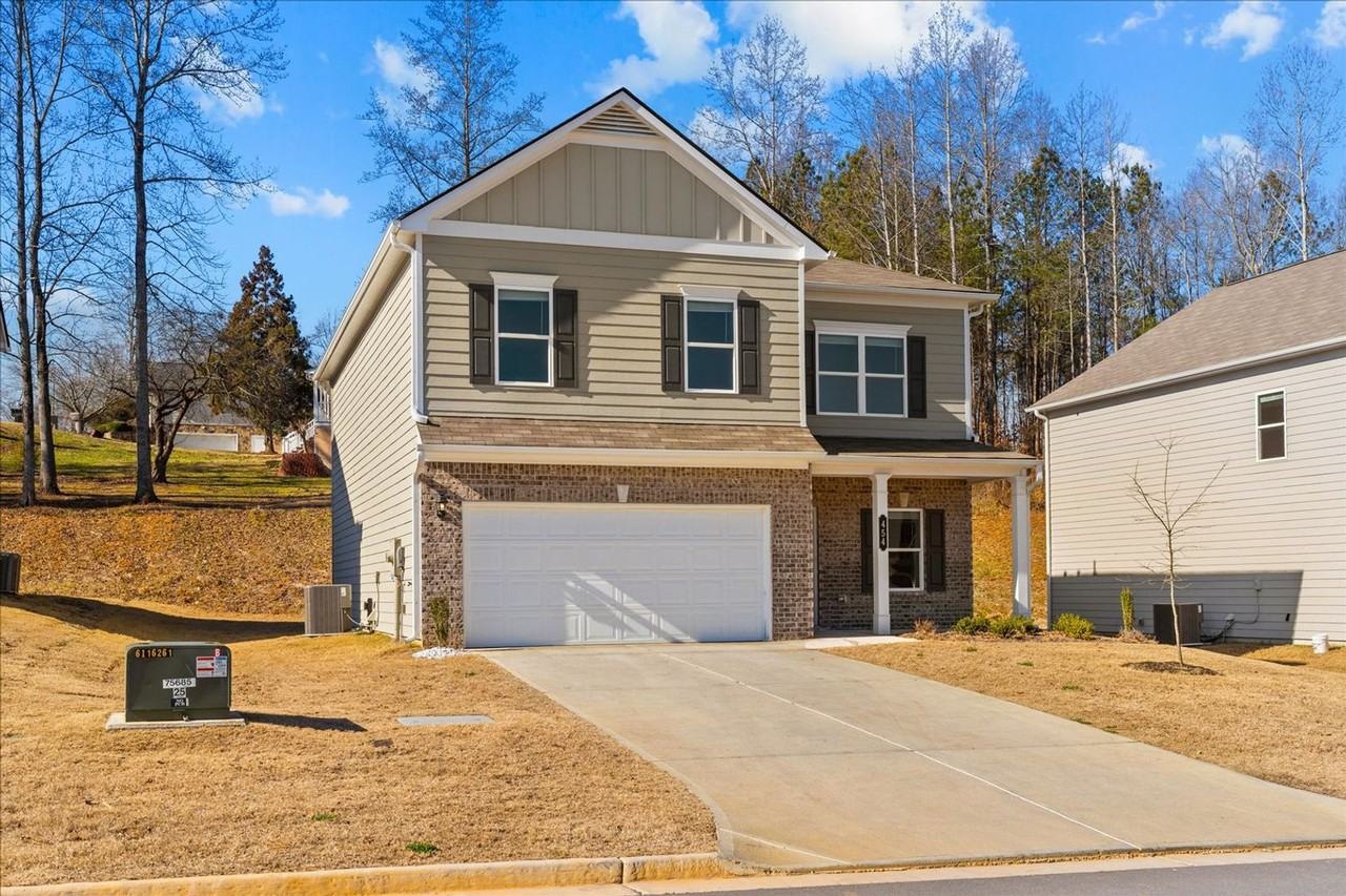 454 Treadstone Dr - Photo 3 of 44