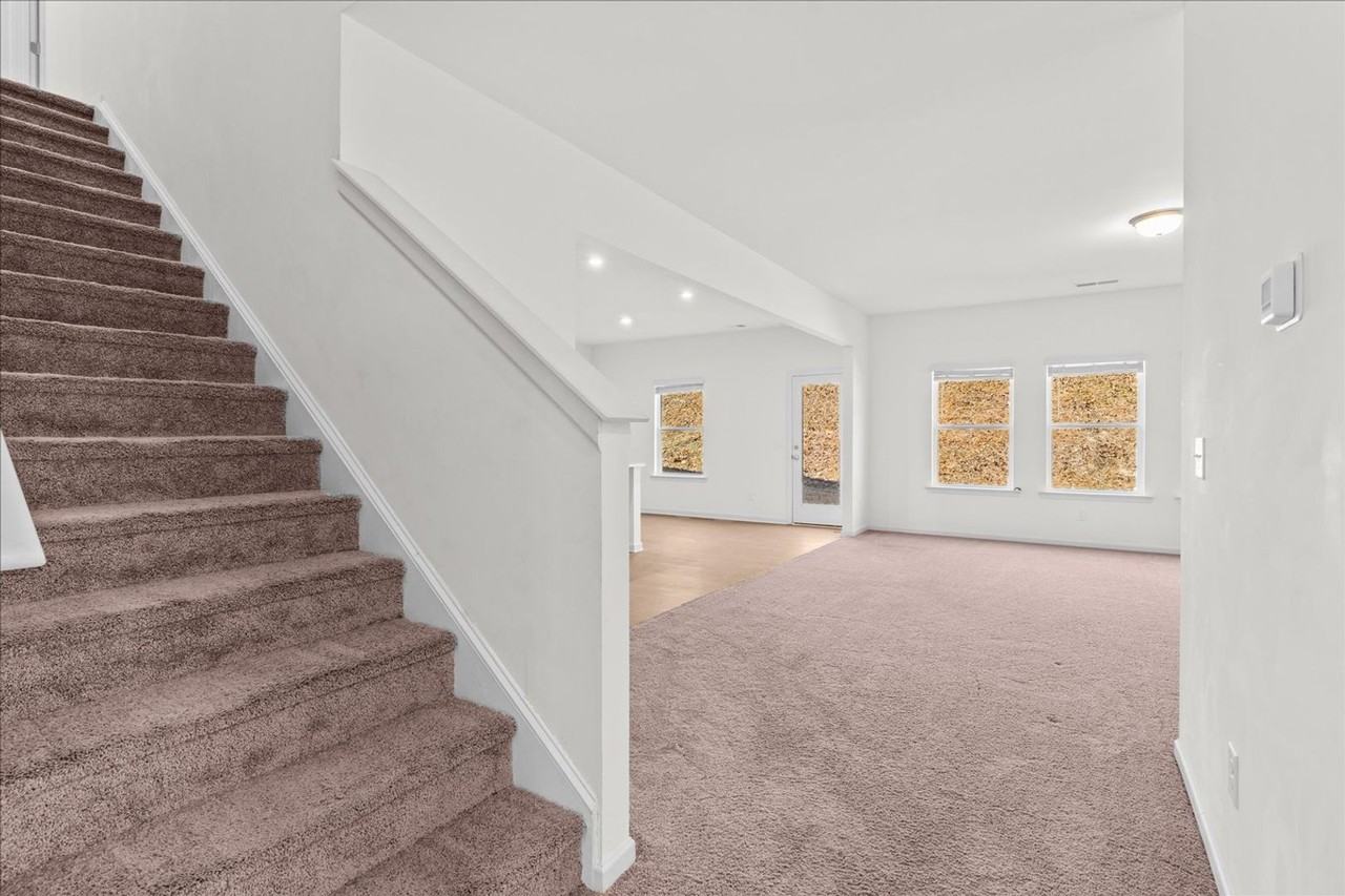 454 Treadstone Dr - Photo 7 of 44