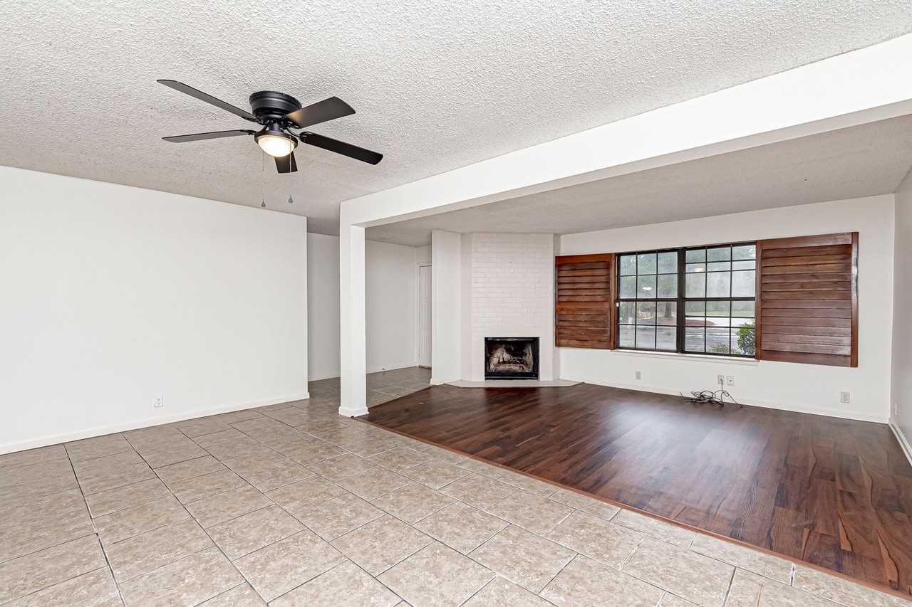 2516 Shadowbrook Dr - Photo 2 of 10