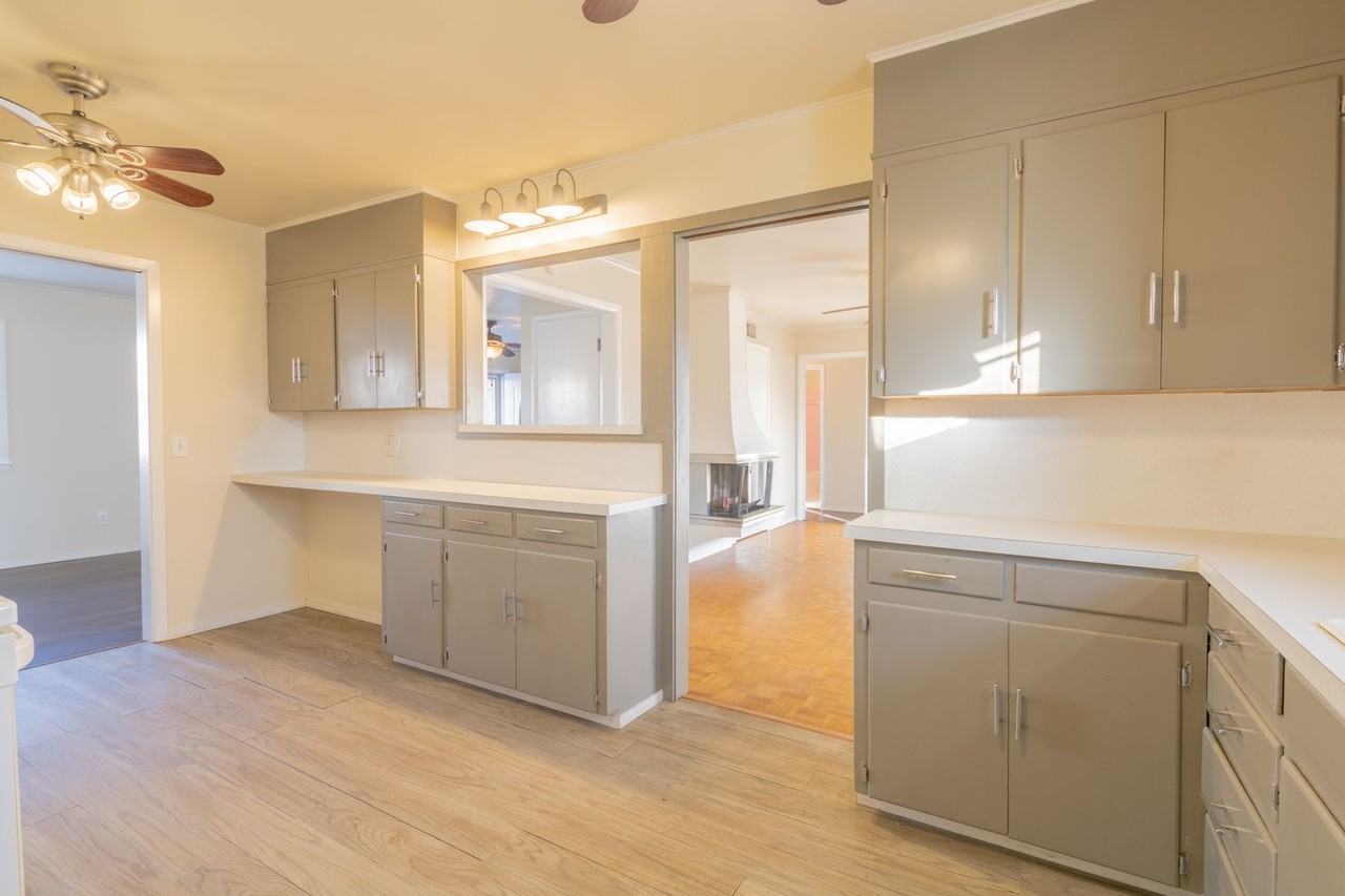 2730 W Country Club Dr - Photo 4 of 23