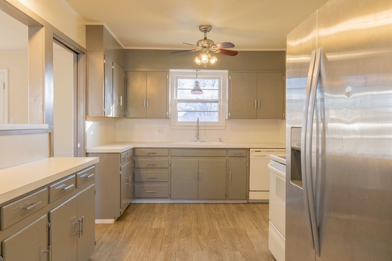 2730 W Country Club Dr - Photo 6 of 23