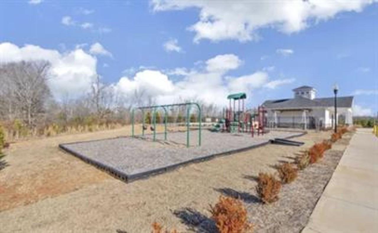 113 Riverport Dr - Photo 3 of 22