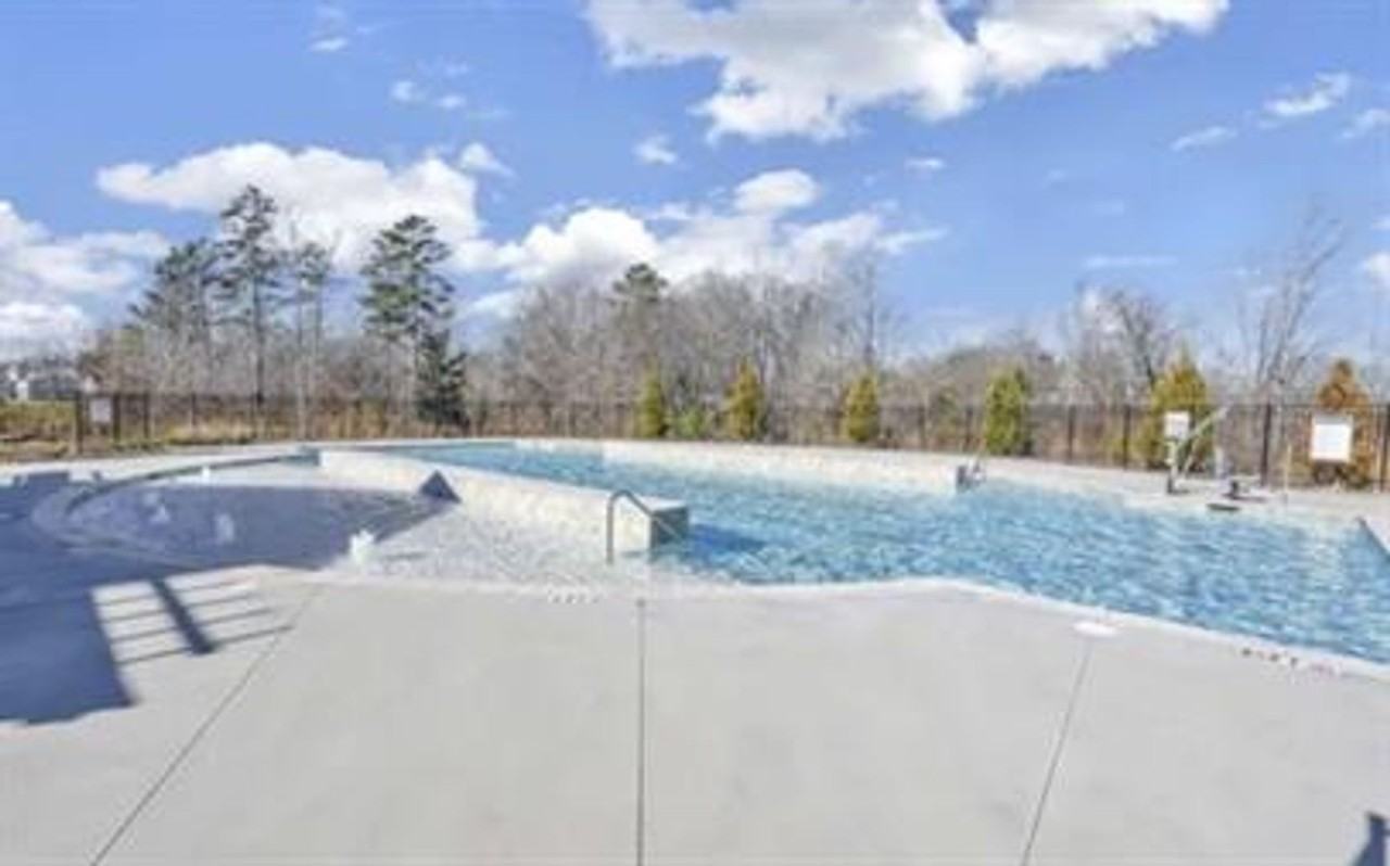 113 Riverport Dr - Photo 4 of 22