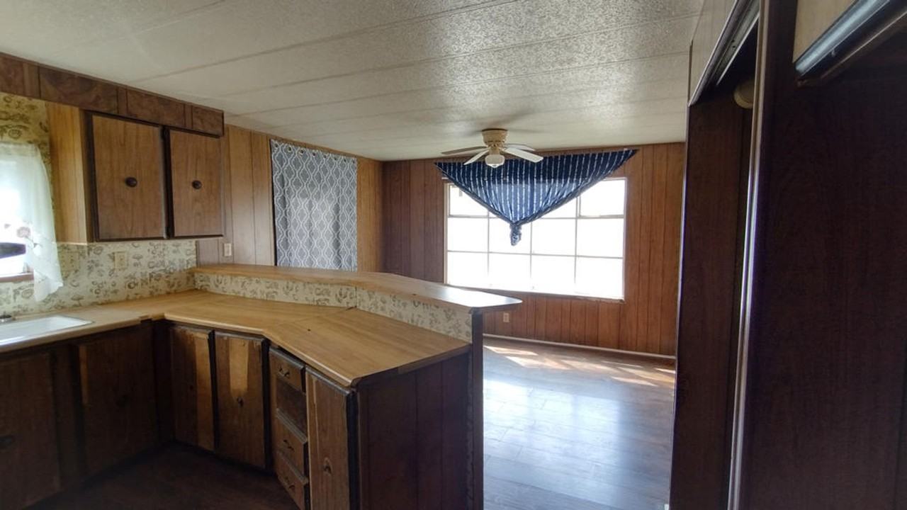 117 Private Road 3376f - Photo 2 of 6