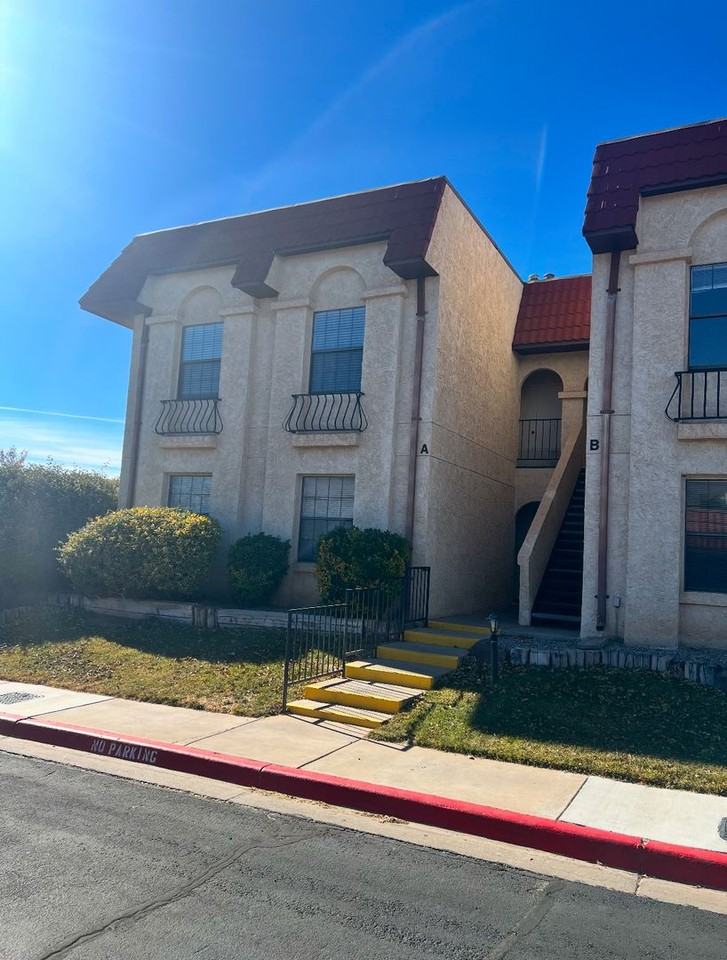 825 Country Club Dr Se