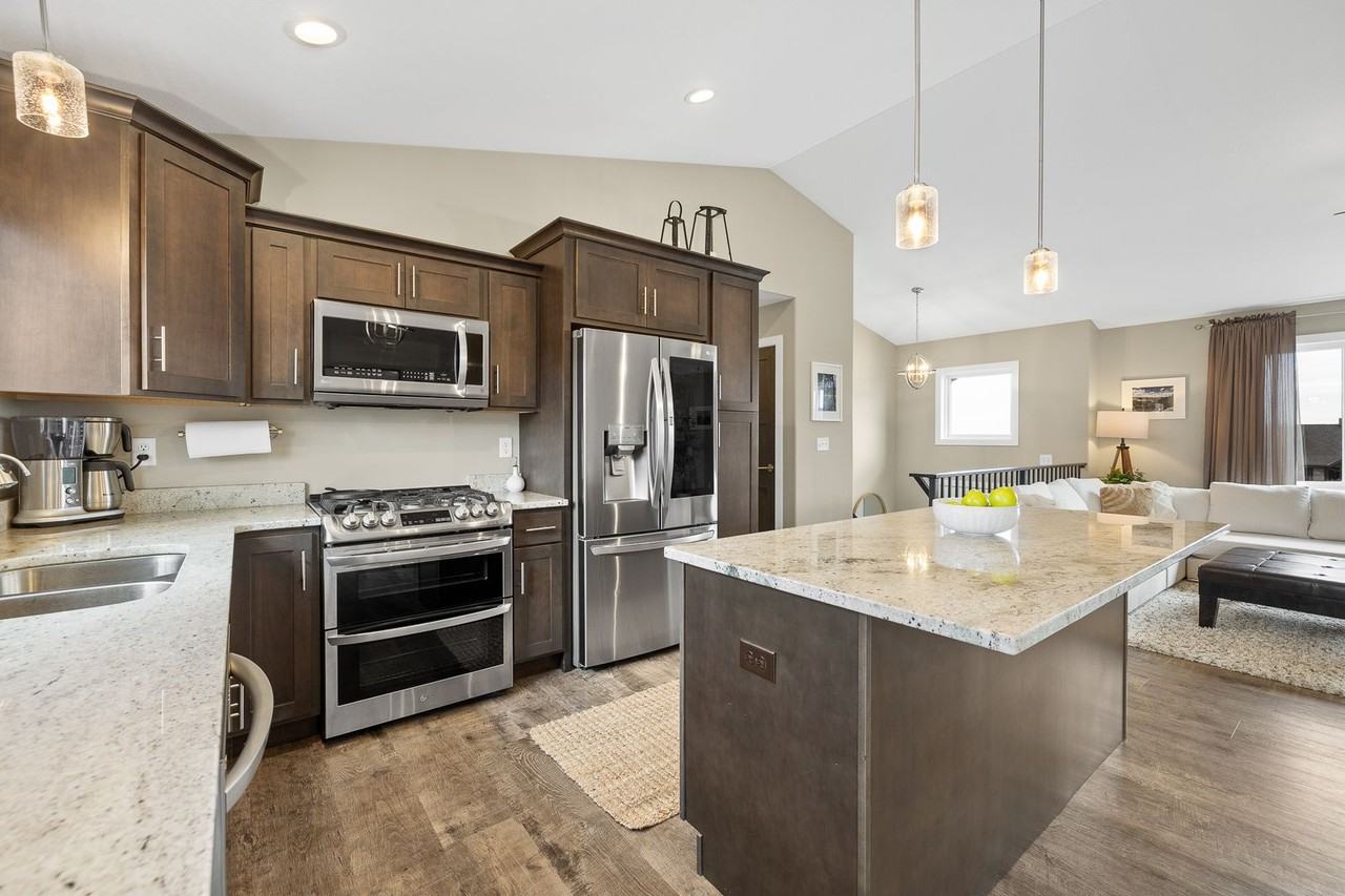 665 Stumer Rd - Photo 7 of 32