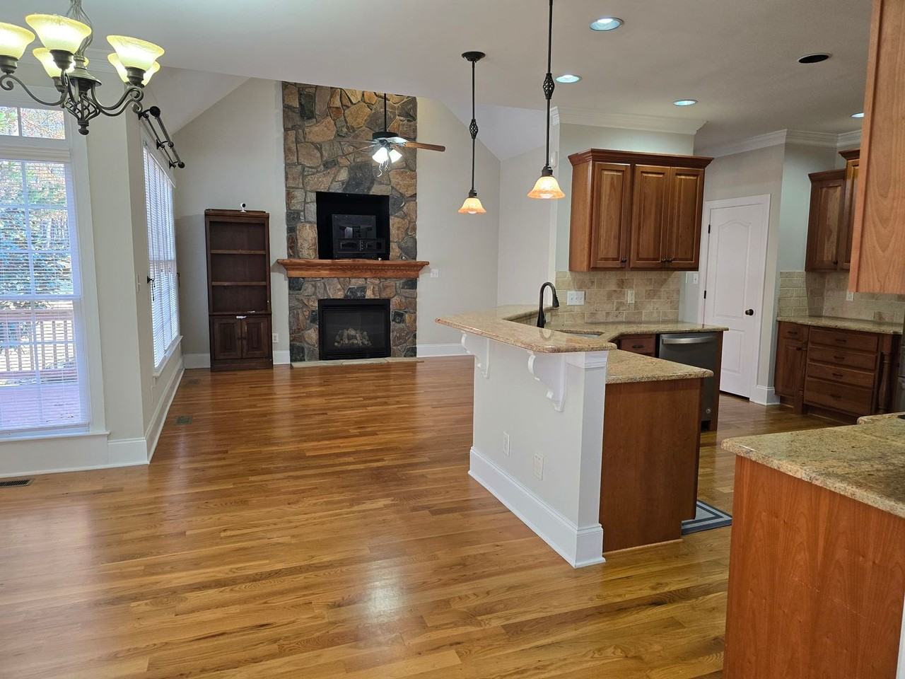 3653 Pleasants Ridge Dr - Photo 7 of 36