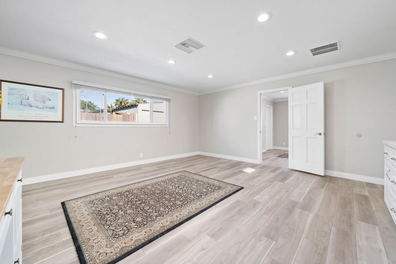 Fullerton Ave - Photo 2 of 15