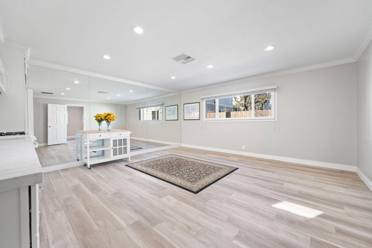 Fullerton Ave - Photo 3 of 15