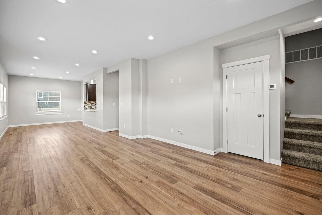 4980 W Targee St - Photo 2 of 26