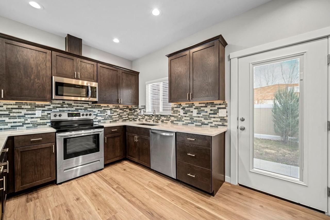 4980 W Targee St - Photo 6 of 26