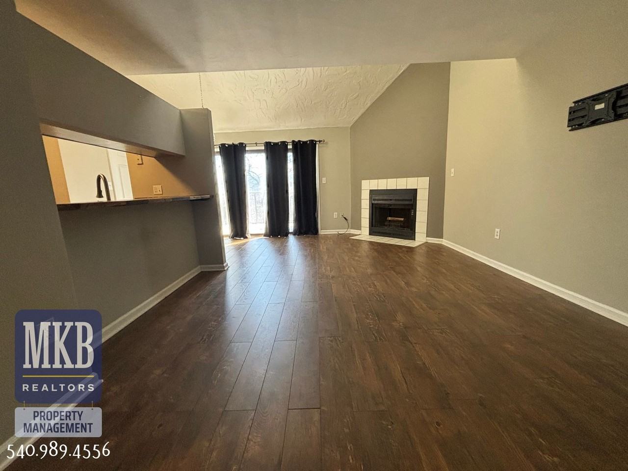 3366 Forest Ct - Photo 2 of 48